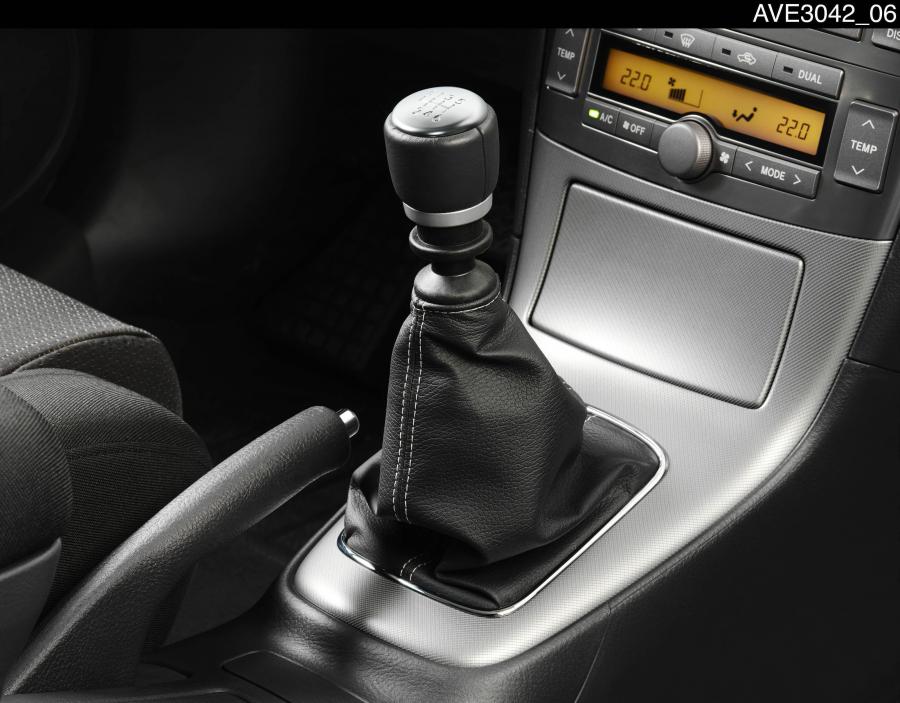  Toyota Avensis Sedan 2006 года  (фото 32 из 113)